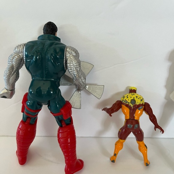 Lot of 4  Vintage Marvel X-men Actions Figures Sabre tooth Kane Uncanny - Picture 6 of 9